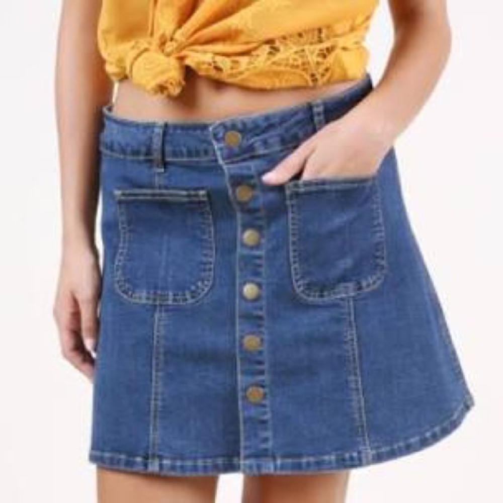 Adorable button-up jean skirt